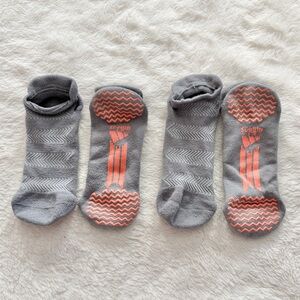 Adidas Yoga Barre Grip Socks Set of 2 Pairs Gray Pink Textured Grip